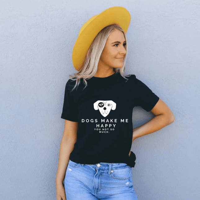 Dogs make me happy T-shirt - LoveStyle World