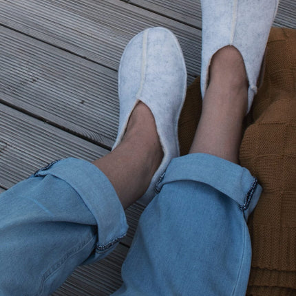 Tohkri Unisex Slippers – Natural Lambswool, White