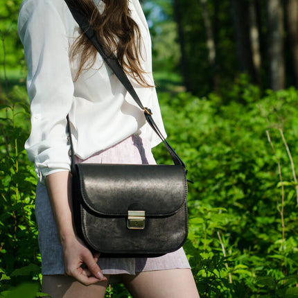 Natural Leather Saddle Bag Large – Black
