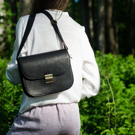 Natural Leather Saddle Bag Large – Black