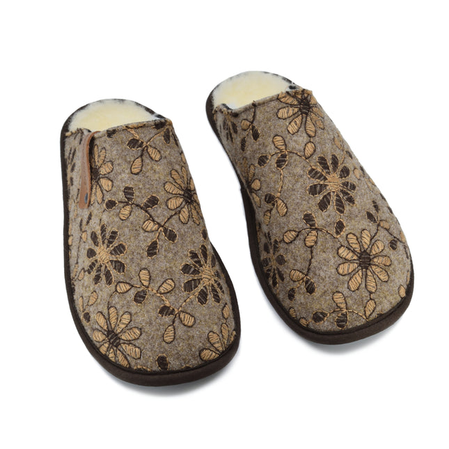 Jugu Slippers with Natural Felt and Wool - Floral Pattern v2 - LoveStyle World