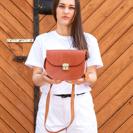 Natural Leather Saddle Bag Medium – Light Brown