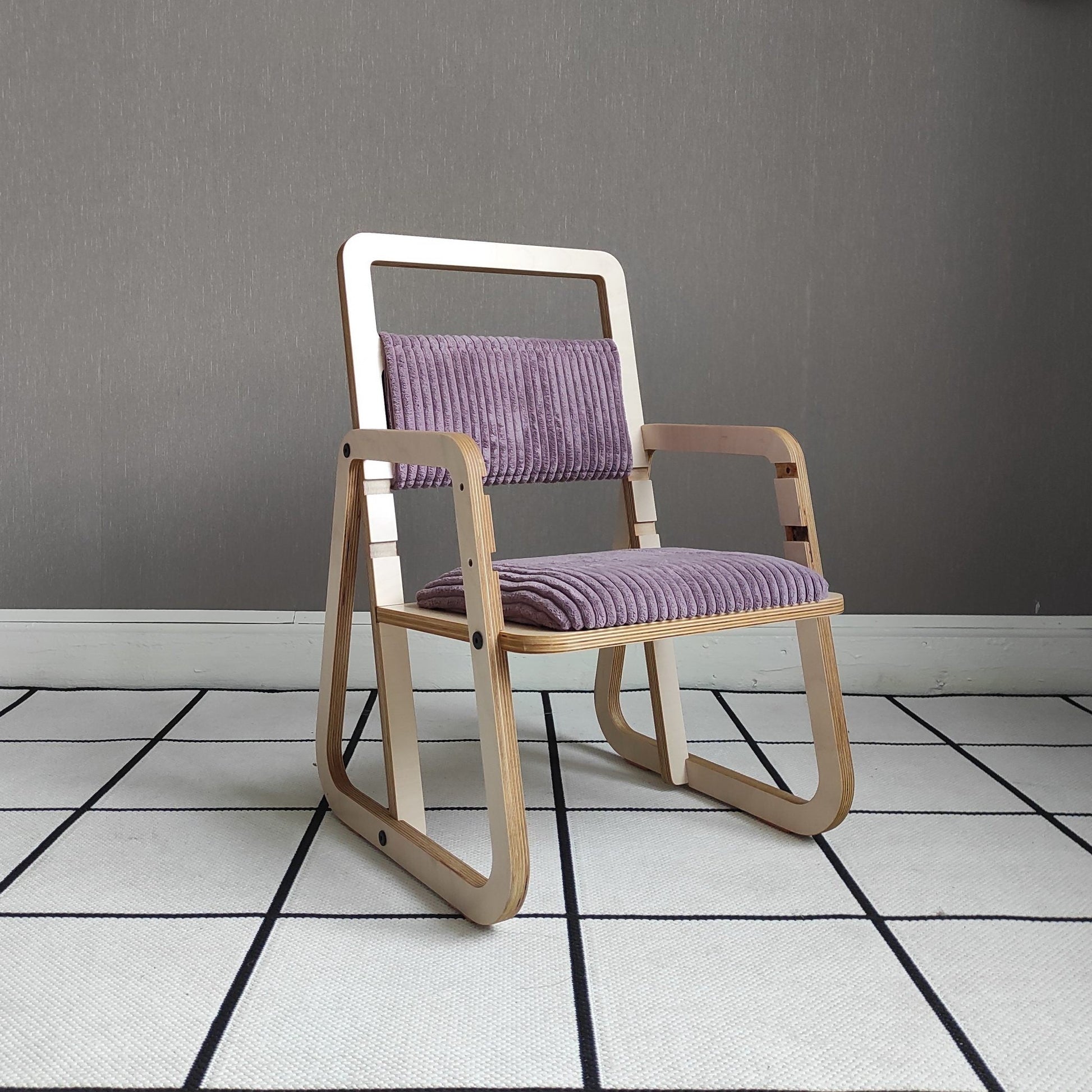 Adjustable Children Chair Julle - Cannon Pink