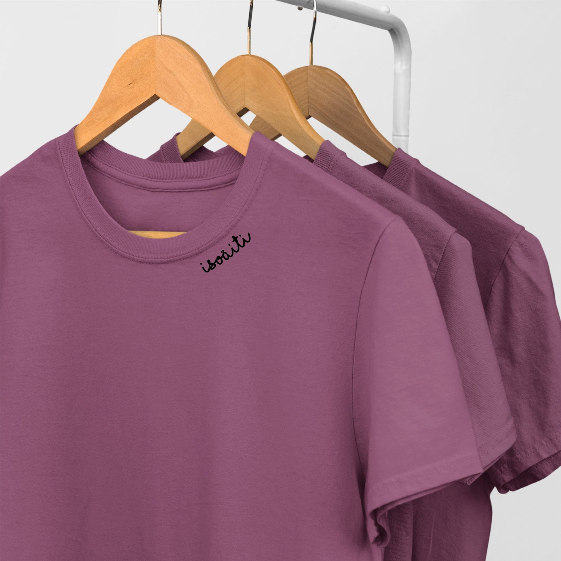 Embroidered Collar Organic Cotton T-shirt "Isoäiti" (FI)