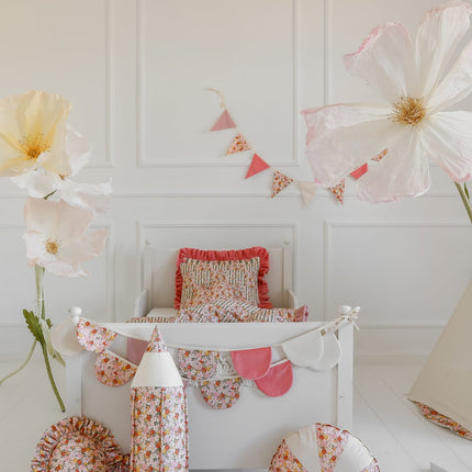 Garland - Birthday In Garden
