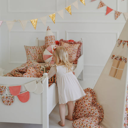 Garland - Birthday In Garden