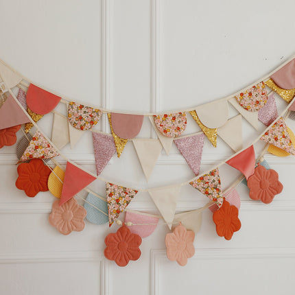 Garland - Birthday In Garden