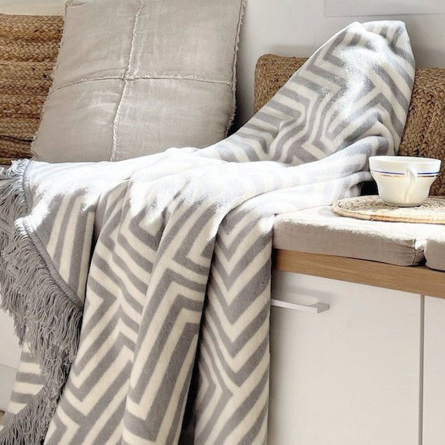 Haakla Blanket - Grayish - LoveStyle World