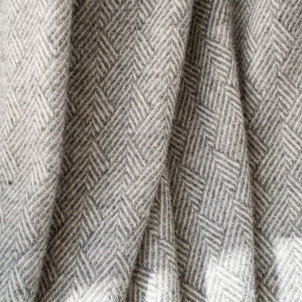 Hera wool throw