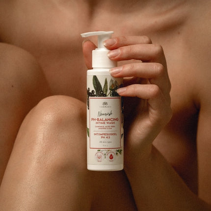 Intimate Wash Gel with Chamomile, Aloe, and AHA, pH 4.5