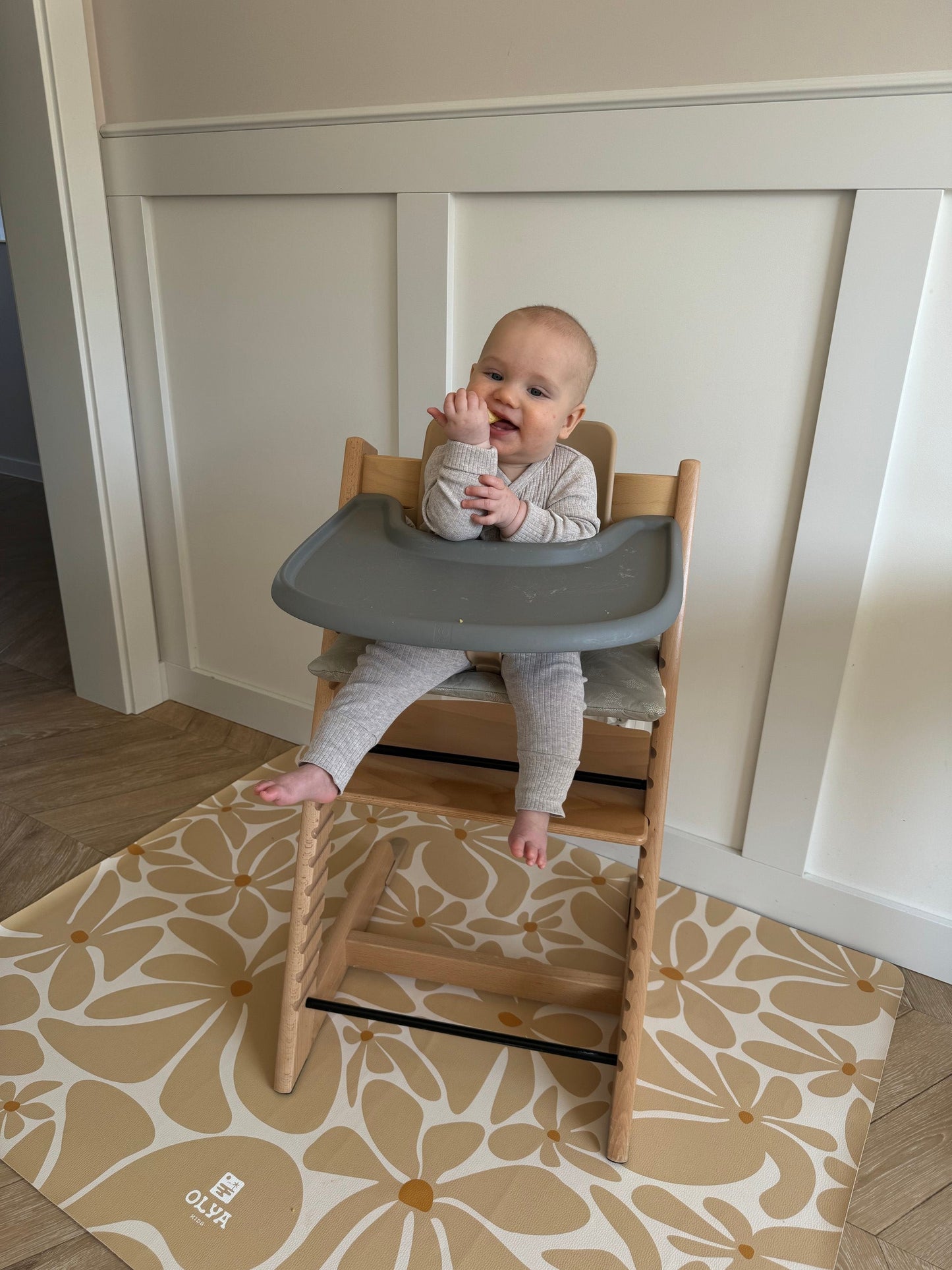 Kids Mealtime Floor Mat, Non-Slip & Waterproof - Daisy Sun