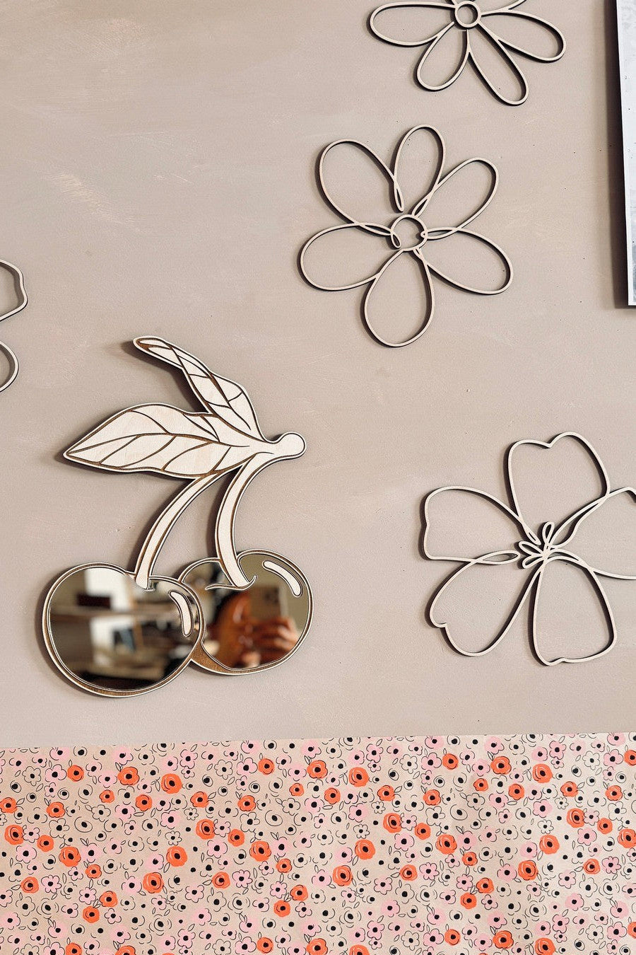 Kids Room Cherry Mirror – Child-Friendly Acrylic & Wood