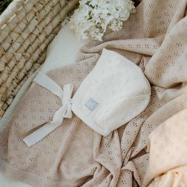 LOVE Gift Set For Baby - Blanket and Bonnet