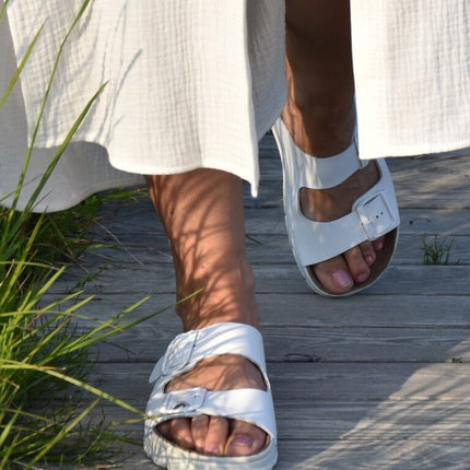 Meeliku Sandals - White
