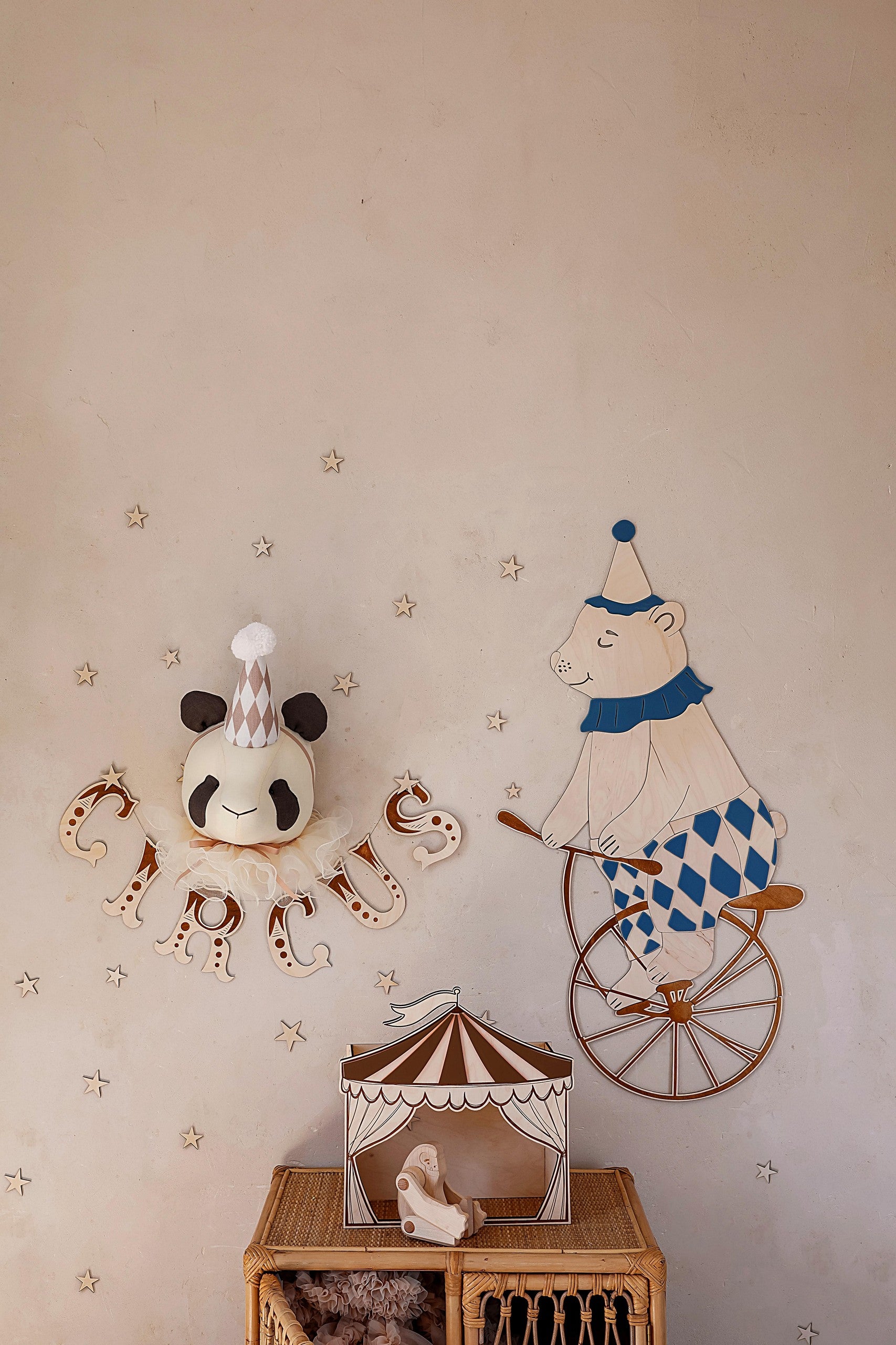 Wooden Wall Garland CIRCUS