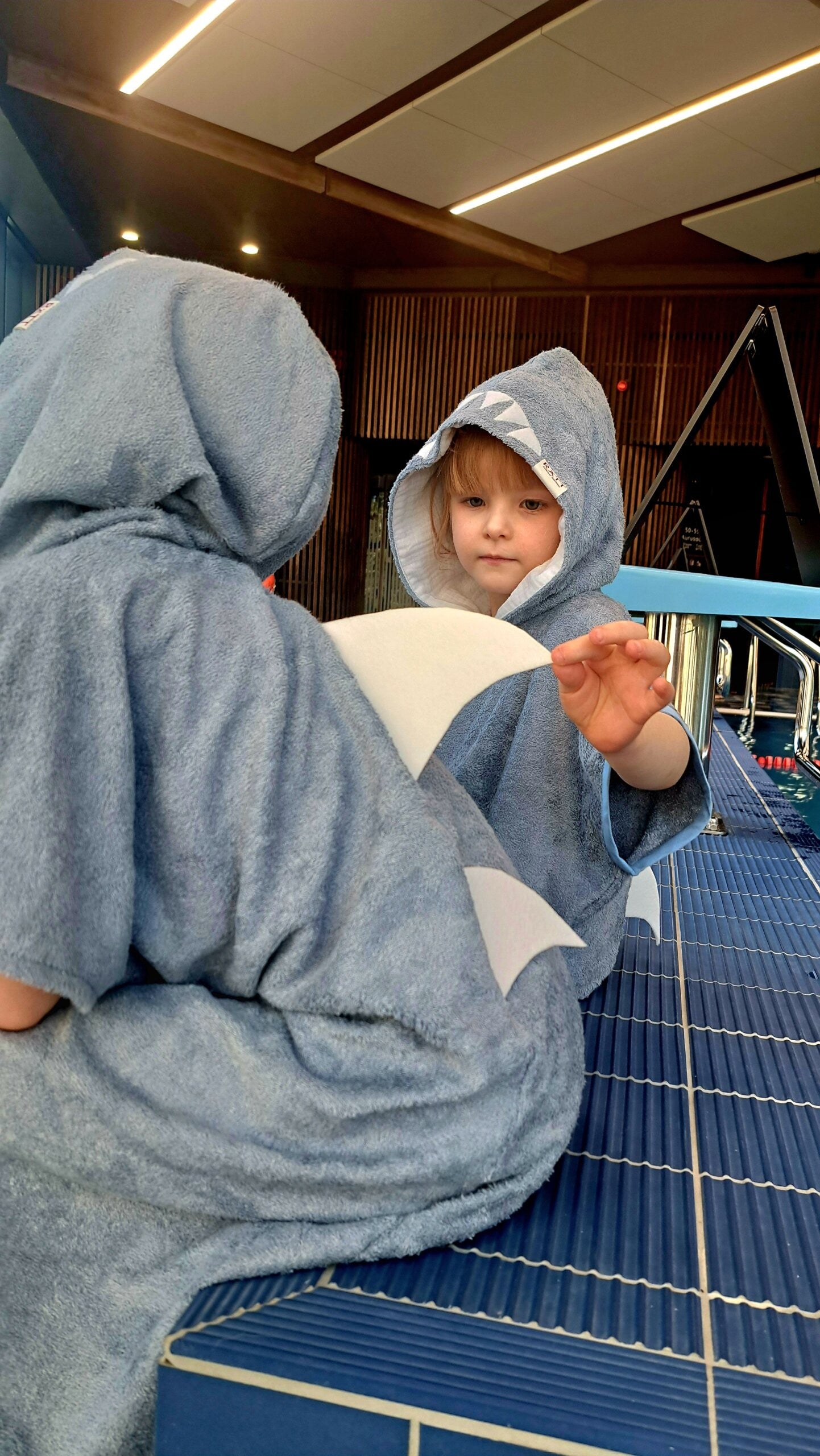 Short-Sleeve Poncho SHARK - For KIDS (Size 122-150)