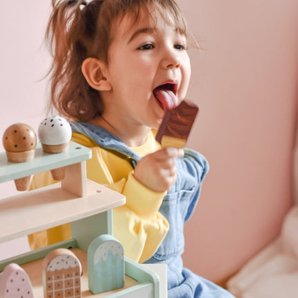 Wooden Ice Cream Shop Set with Ice Cream Stand
