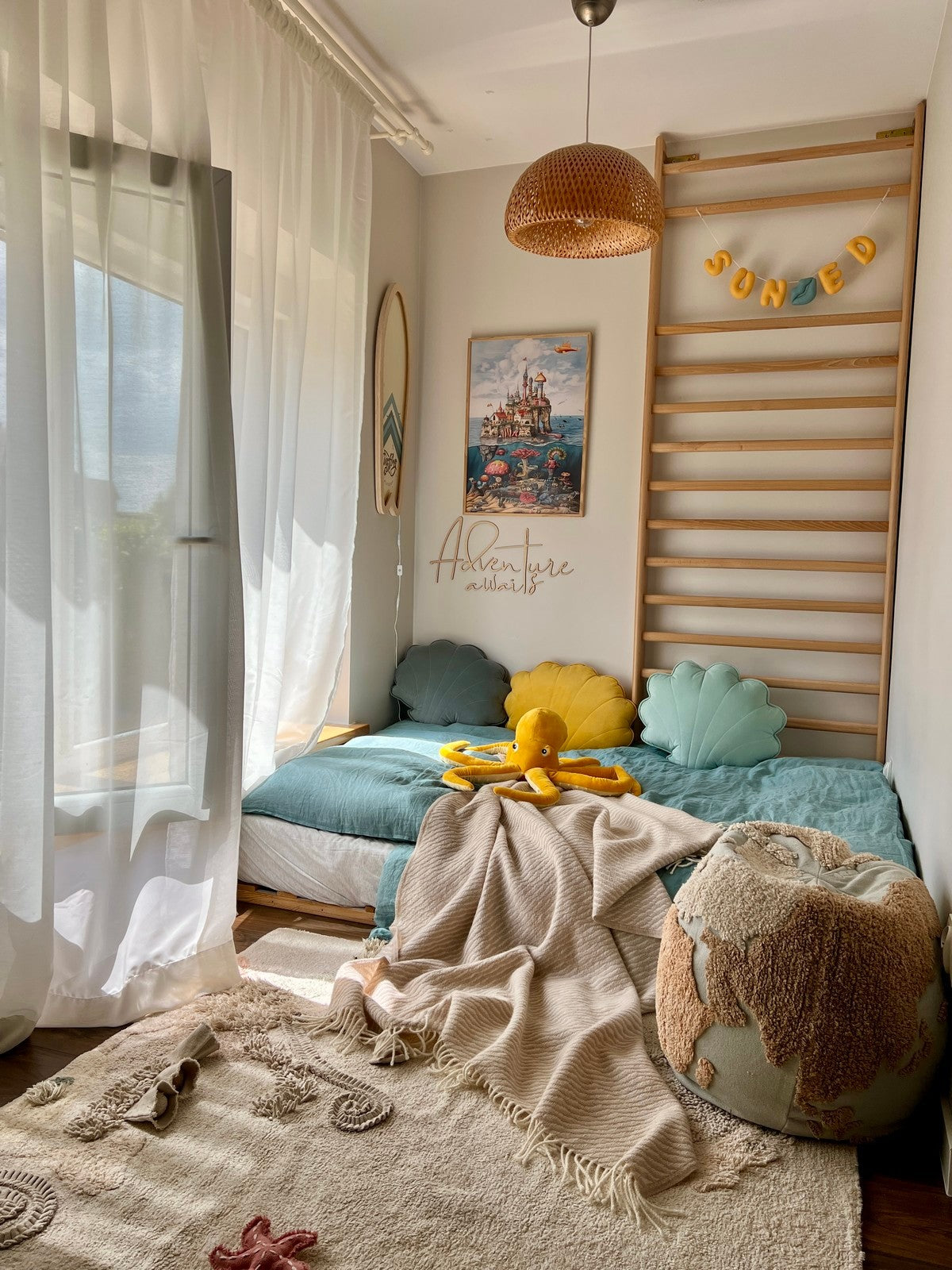 Wooden Wall Sign - Adventure Awaits